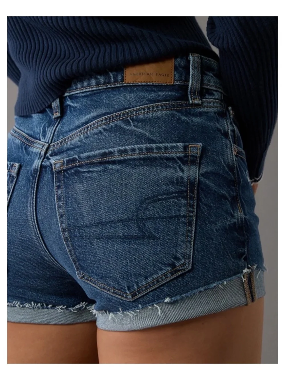 AMERICAN EAGLE OUTFITTERS Perfect Stretch Shortie Darker Wash Stretch 00 24W NWT